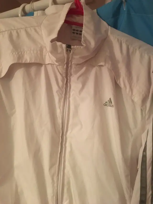 Women’s Adidas Jacket  in Women's - Tops & Outerwear in Guelph - Image 4