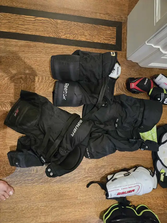 Kids hockey equipment in Hockey in City of Toronto - Image 2