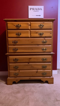 *Free Delivery / Beautiful Solid Wood Dresser Lots of Storage