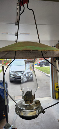 Hanging oil lantern