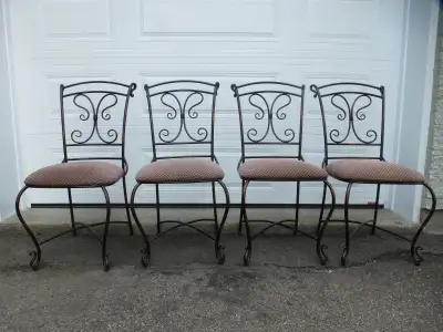 Chaises de cuisine / Dining chairs, View more