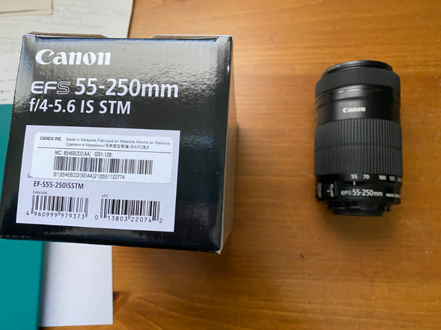 Canon EF-S 55-250 F4 - 5.6 lens in Cameras & Camcorders in Barrie