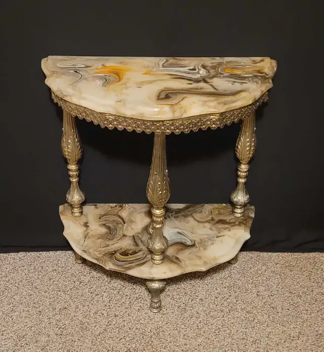 Onyx & Brass Half Moon Table in Other Tables in Winnipeg - Image 2