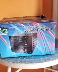 Voltage Converter 220/240V--110/120V. Goldensource TC-300 W