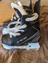 CCM Junior Size 9Y Hockey Skates 