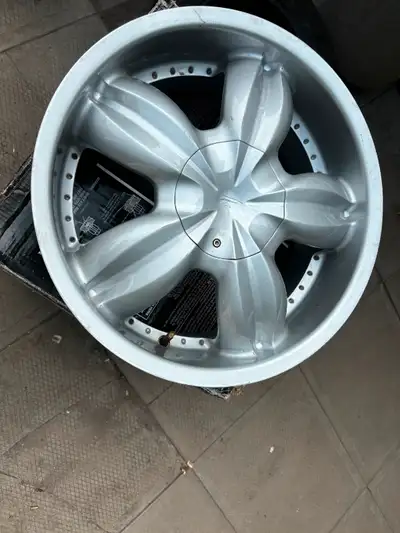 USED SET OF 18" ULTRA WHEELS 18X7.5 5X114.3/120.6 +38 offset SILVER FINISH