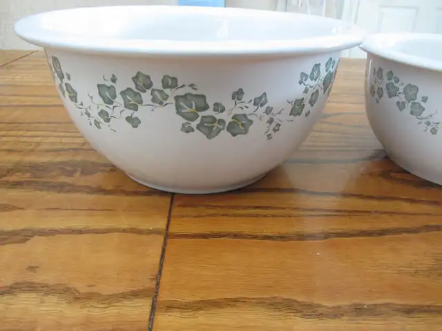 Corelle Coordinates Callaway Green Ivy Nested Mixing  Bowls Set in Kitchen & Dining Wares in Oakville / Halton Region - Image 8