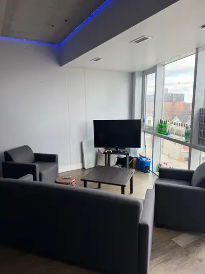 *** SUMMER SUBLET AVAILABLE*** A bright furnished, spacious and clean student room in Waterloo for t...