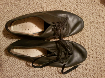 Dance shoes size 2, View more