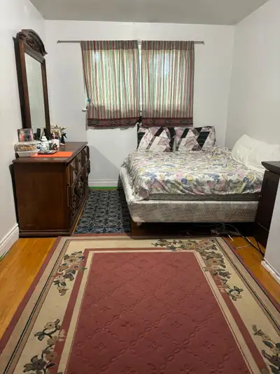 One fully furnished private room is available to a female-only working professional in North York. A...