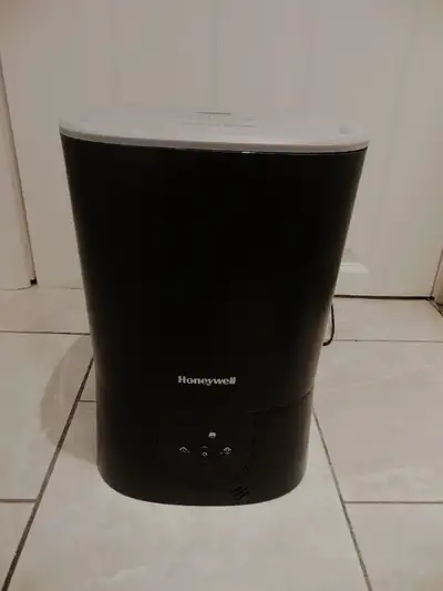 BLACK HONEYWELL HUMIDIFIER NO FILTER WARM MIST EXCELLENT OUTPUT, View more