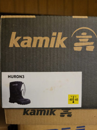 Kamik (Huron3) Winter Boots  size 8 black colour