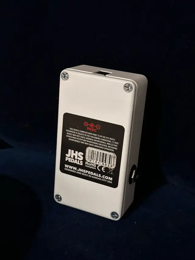 JHS 3 Series Fuzz  in Amps & Pedals in St. Catharines - Image 3