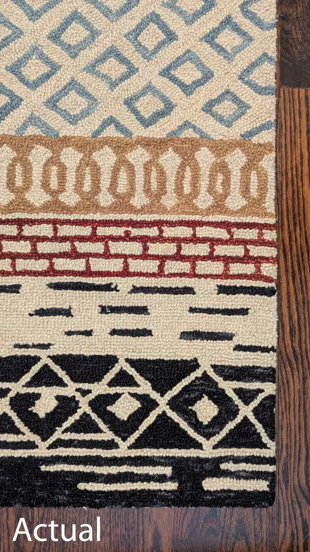 6x9 Safavieh Capri Handmade Wool Area Rug in Rugs, Carpets & Runners in Markham / York Region - Image 9