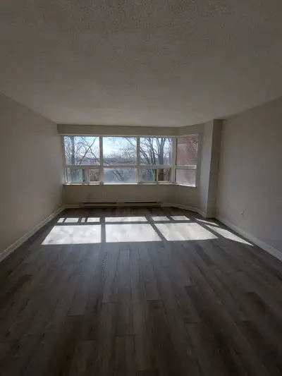 Renovated 1 Bedroom- Merritton - for August - $1850