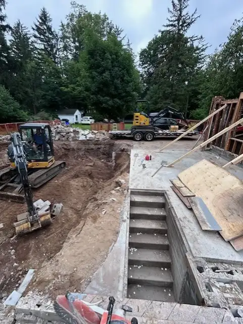 HOME ADDITIONS EXCAVATION MINI EXCAVATORS DEMOLITION CONCRETE in Excavation, Demolition & Waterproofing in Oakville / Halton Region - Image 2