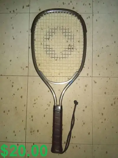 Raquette de racquetball Spalding Kill Shot, 255 Gms, $20.00, livraison possible. Regarder mes autres...
