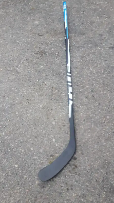 Mitch Marner True Carbon Fibre Hockey Stick in Hockey in Oshawa / Durham Region - Image 3