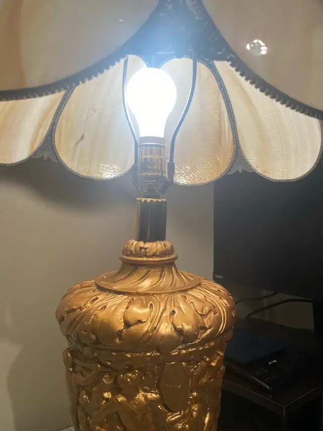 Art Nouveau Amber Slag Glass Lamp Brass/Plater Base 30” High in Indoor Lighting & Fans in Hamilton - Image 6
