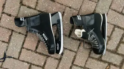 These are Bauer ice skates that are in good condition, ready for the rink! The supportive design ens...