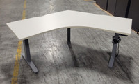 Sit-stand desks/Height adjustable table $399/excellent condition