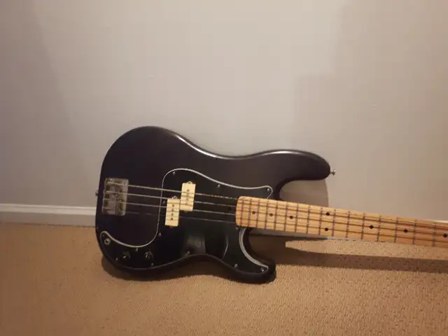 Vintage GOYA STUDIO 76 Electric Guitar(bass guitar) in Guitars in Richmond - Image 4