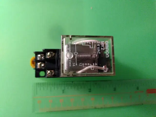 General Purpose Relay DPDT (2 Form C) 24VAC Coil Socketable in Other in Laval / North Shore - Image 4