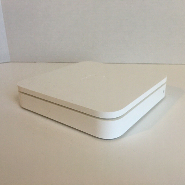 Apple AirPort Extreme Base Station - A1301 in Networking in Burnaby/New Westminster