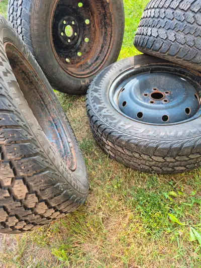 Wintercat XT 225/60R16 tires on rims. Used with 50% tread wear. Were used on Subaru Crosstrek.
