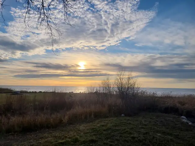 Prime Waterfront Cottage Lot