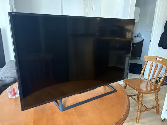 Télévision intelligente Sony Bravia 42" in TVs in Trois-Rivières - Image 2