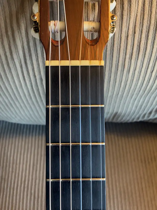 José Ramírez 1A – 1975 in Guitars in Québec City - Image 11