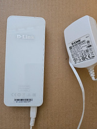 D-Link DIR-510L Portable Router and Charger