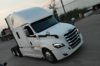 Freghtliner New Cascadia 2019 Direct from the owner.