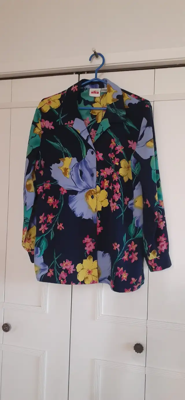 Blouses479098391505807363