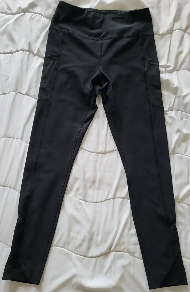 Women's clothes, shorts, leggings, etc. in Women's - Bottoms in City of Toronto - Image 11