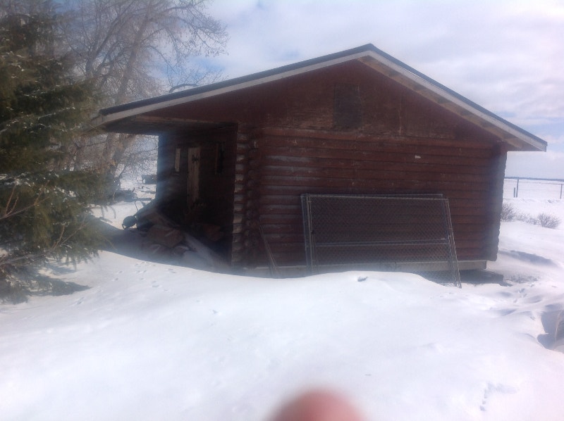 Log cabin Other Prince Albert Kijiji