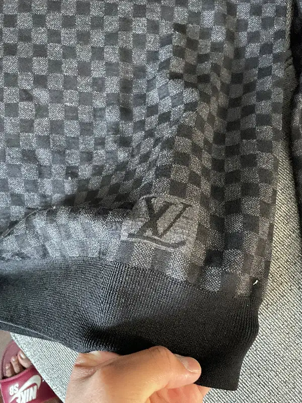 100% Authentic Louis Vuitton Damier Sweater in Men's in Mississauga / Peel Region - Image 4