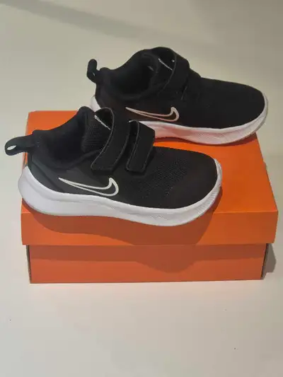 Nike Toddler 7C Runner Shoss, View more