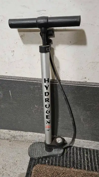 Schrader valve Floor bicycle pump