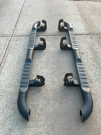 Oval nerf bars off 2019 Chev truck