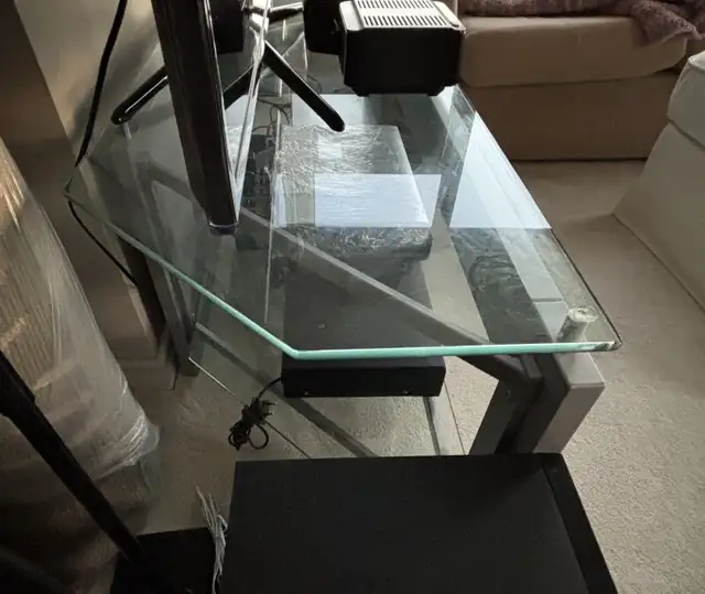 Glass TV Stand in TV Tables & Entertainment Units in Richmond - Image 3