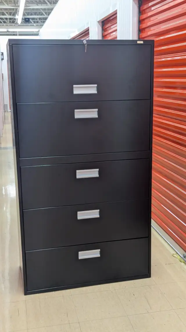 ️ 5 Drawer Filing Cabinet – Tall Office Storage Cabinet in Storage & Organization in City of Montréal - Image 5