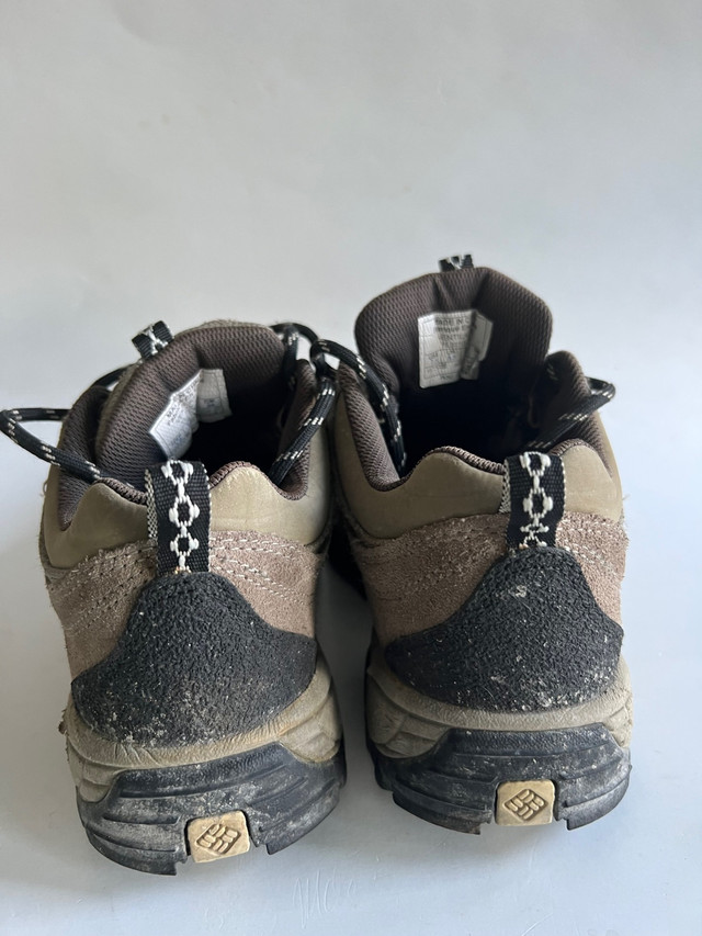 Womens size 7.5 Columbia Hiking Shoes  in Women's - Shoes in Kingston - Image 4