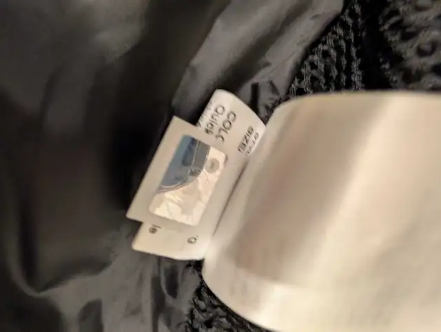 Canada Goose Garson Vest (Quicksand) size 2XL $380 (MSRP 850) in Men's in City of Toronto - Image 5