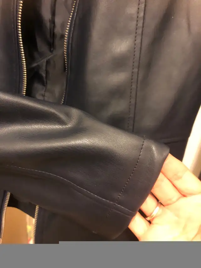 Leather jacket in Women's - Tops & Outerwear in Mississauga / Peel Region - Image 7