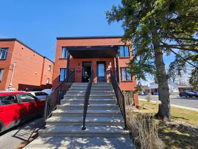 Condo complètement meublé à louer