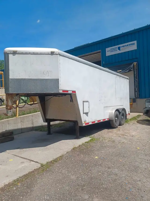 Enclosed 5th wheel in Cargo & Utility Trailers in Brantford - Image 2