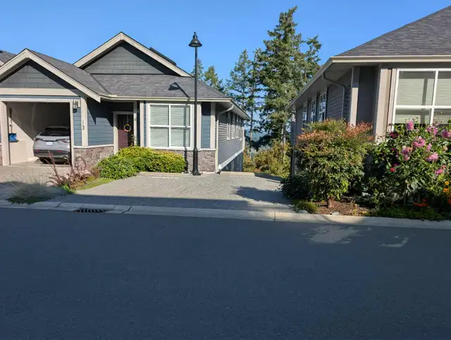 2 Bed 2 Bath Townhouse Furnished in Long Term Rentals in Cowichan Valley / Duncan - Image 2