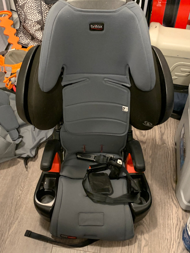 Britax Frontier Clicktight Car Seat - $200 in Strollers, Carriers & Car Seats in Vancouver